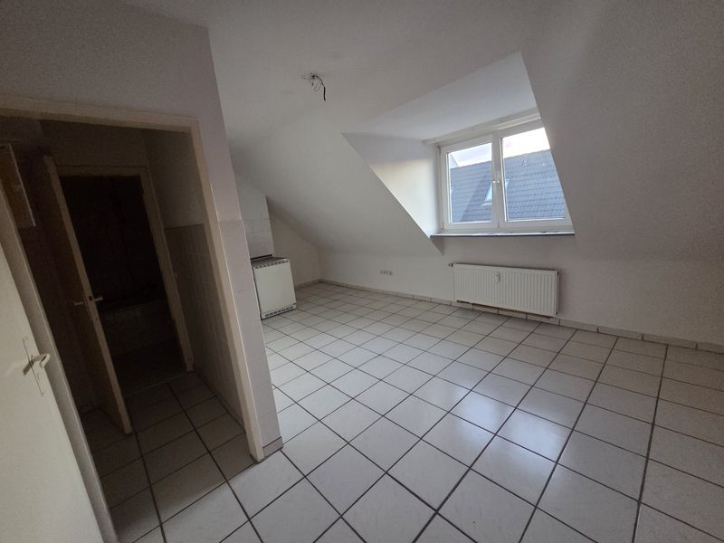Helle 2-Zimmer-Dachgeschosswohnung in attraktiver Lage von Köln-Deutz